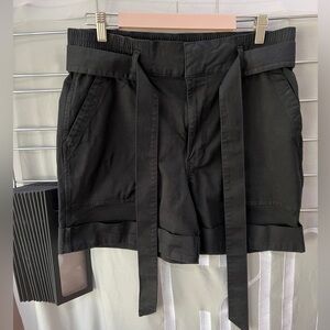 Cabi Discovery Shorts